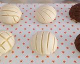 A picture of step 4 of White and Chocolate Conchas.
