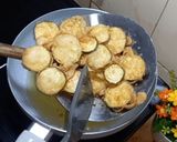 Foto langkah ke 2 dari resep Terong Krispi Saus Thai.
