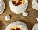 Une image de l'étape 6 de Pavlova citron framboise.
