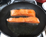 Foto del paso 4 de la receta: Salmón en salsa a la miel