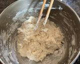 A picture of step 1 of Chinese Scallion Pancake (葱油饼) (cōng yóu bǐng).