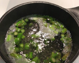 Foto del paso 1 de la receta: Tortilla francesa de espárragos verdes