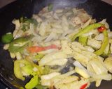 Foto del paso 3 de la receta: Fajitas de filetes de pescado con pimientos y cebolla blanca