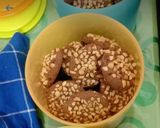 Foto langkah ke 2 dari resep Cokelat kacang cookies.