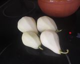 Foto del paso 3 de la receta: Peras al vino en olla de barro