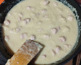 Foto del paso 4 de la receta: Longaniza con salsa de alcachofas