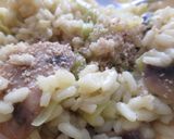 Foto del paso 11 de la receta Risotto de puerros y champiñones con original caldo de verduras cocido en Agua de Mar