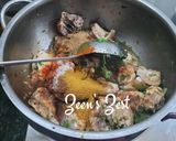 A picture of step 2 of Cabbage and Capsicum Chicken.