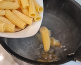 Foto del paso 2 de la receta: Ensalada de pasta y pulpo con mayonesa de mango