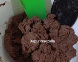 Foto langkah ke 3 dari resep Triple Chocolate Cookies.