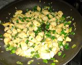 Foto del paso 2 de la receta: Pollo al verdeo con crema