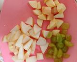 Foto langkah ke 1 dari resep Salad Buah ala Mamah Zafran.