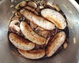 A picture of step 3 of Sausages in wine sauce.