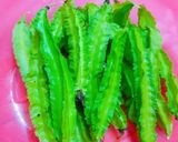 Hình bước làm 1 của món Thịt bò xào đậu rồng