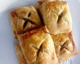 A picture of step 7 of Puff pastry Beef box.