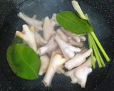 Foto langkah ke 1 dari resep Semur Ceker Ayam dan Bakso.
