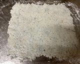 A picture of step 5 of Mickey Mouse Roll Sushi.