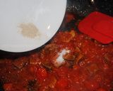 A picture of step 4 of Eggs in tomato and beef#familyfriendly.