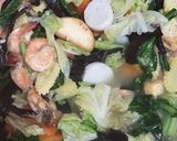 Foto langkah ke 2 dari resep Capcay Seafood.