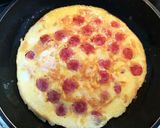 Foto del paso 3 de la receta: Omelette de jamón, queso y hot dog frankfurter