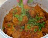 Hình bước làm 3 của món Đậu hũ kho xả ớt