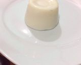 Foto del paso 4 de la receta: Panacotta de coco con salsa de mandarina y mezcal