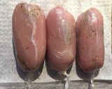 Foto del paso 3 de la receta: Pollo relleno al vapor con ensalada de garbanzos
