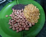 सूजी का उपमा (बच्चों का लिए हेल्दी और टेस्टी लंचबॉक्स) रेसिपी चरण 1 फोटो