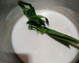 Foto langkah ke 2 dari resep Manggo Sticky Rice Sushi.