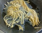 તીખા ગાંઠિયા (Tikha Ganthiya Recipe In Gujarati) રેસીપી સ્ટેપ3ફોટો