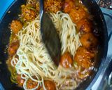 A picture of step 6 of Hakka noodles with gravy.