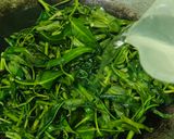 Foto langkah ke 3 dari resep Tumis Kangkung.