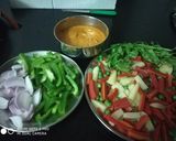 A picture of step 2 of Veg butter jalfrezi.