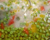 Újburgonyás, zöldborsós,kapros vegán leves recept fázis 4 fotója