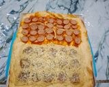 Foto langkah ke 7 dari resep Pizza Merah Putih.