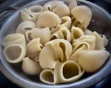 Foto del paso 2 de la receta: Lumaconi rellenos con pesto