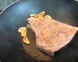 Foto del paso 2 de la receta: Albacora al ajo