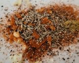 Foto del paso 1 de la receta: Pollo especiado con salsa de yogur y miel