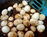 Foto langkah ke 3 dari resep Telur puyuh bumbu petis.