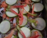 Foto del paso 2 de la receta: Salmón al horno con amor, más caldito de todo mariscos