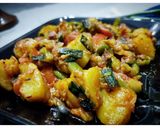 લીલી ડુંગળી અને બટેટાનું શાક(Lili dungli-bataka nu shak recipe in Gujarati) રેસીપી સ્ટેપ5ફોટો