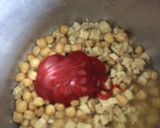 Foto del paso 1 de la receta: Garbanzos con pechuga de pollo