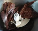 Pas rețetă Prăjitură cu blat de cacao, blat de nucă și cremă de vanilie 10 fotografie
