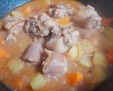 Hình bước làm 2 của món Đuôi heo nấu pate