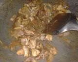 รูปขั้นตอนการทำที่ 3 ของ ข้าวผัดไก่ใส่กุ้งแห้ง