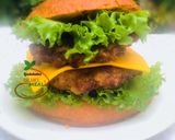 A picture of step 8 of Whole Wheat Hamburger with Beef and Cheese Filling.