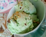 A picture of step 4 of Pistachio icecream.