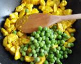 Borsós-currys csirke fusilli tésztával recept lépés 3 foto
