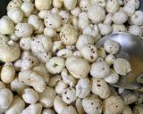 A picture of step 1 of Makhana chiwda.