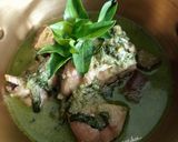 Foto langkah ke 5 dari resep Kaeng Khiao Wan Gai (Green Chiken Curry).